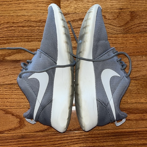 NIKE ROSHE SHOES - Picture 7 of 11